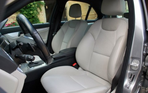 Mercedes C250 Avantgarde 7G-Tronic Garnitures intérieures tissu Liverpool/similicuir ARTICO