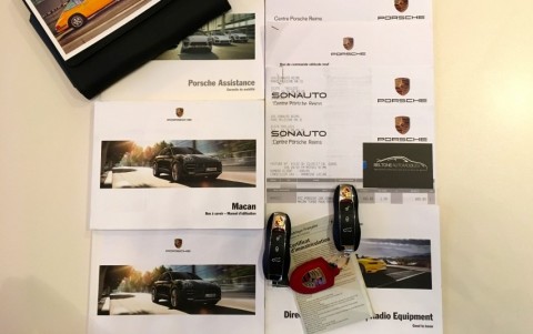 Porsche Macan Turbo Pack Performance Véhicule avec suivi d'entretien et justificatifs.