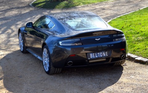 Aston Martin V12 Vantage S coupé  Peinture Gamme Contemporaine Quantum Silver