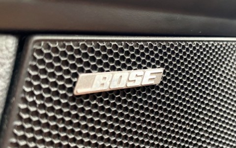Porsche Boxster PDK 680 : Bose Surround Sound-System (385W - 11 HP) avec Range-CD dans la boite à gants
