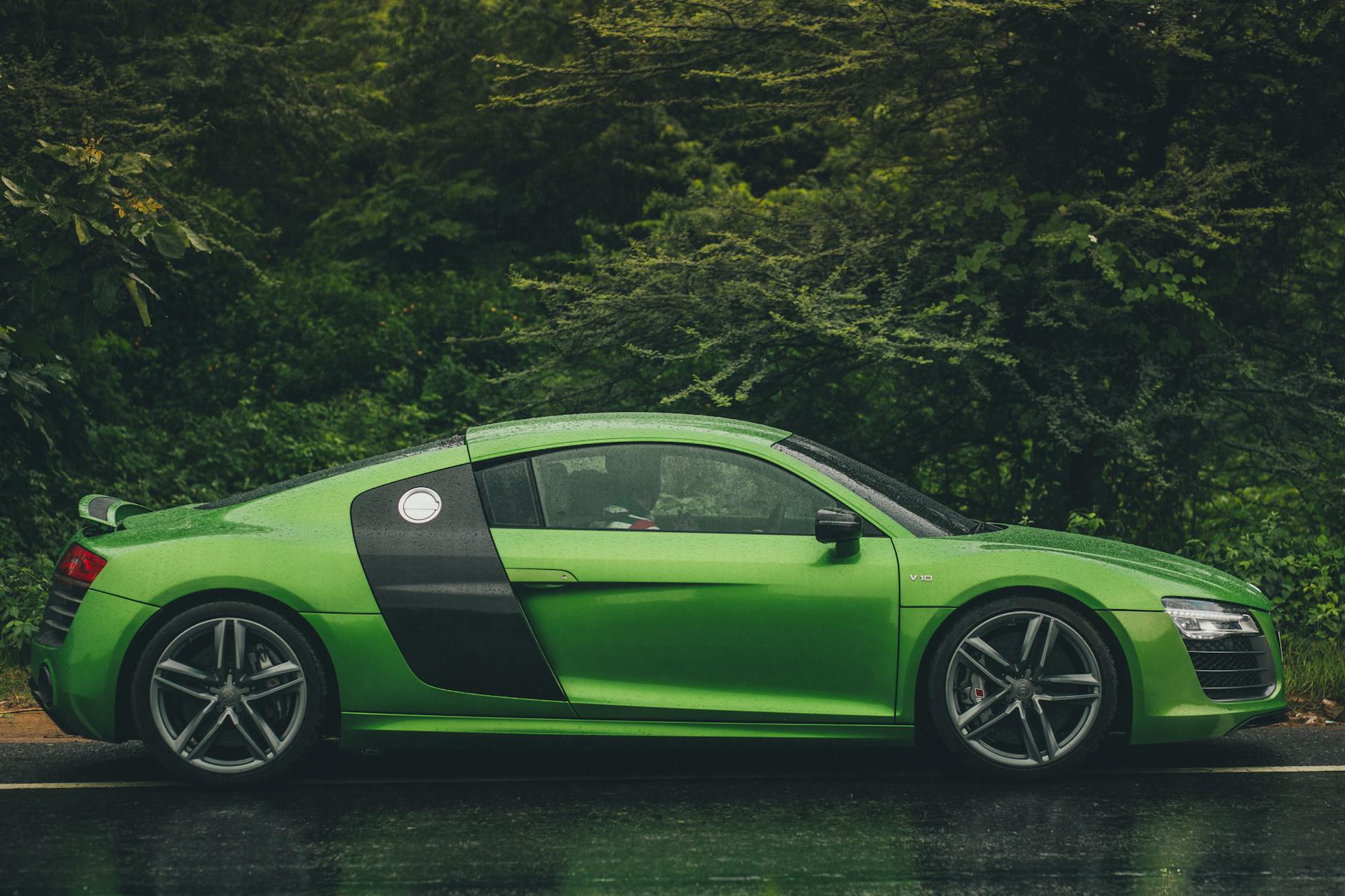 Caractéristiques moteur du V8 4.2 FSI sur Audi R8 : ce qu’il a vraiment dans le ventre — moteur Audi R8 V8 4.2 FSI gros plan
