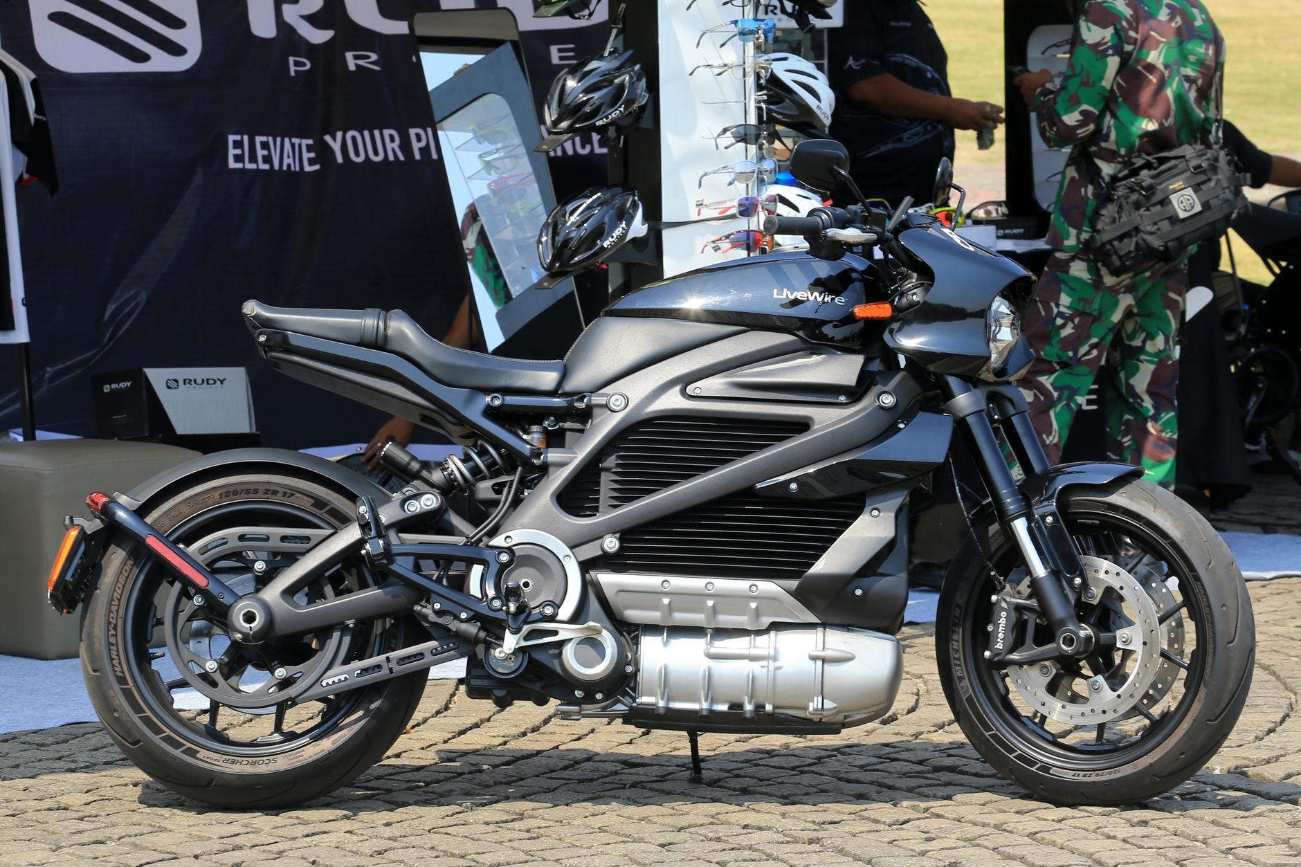 Bien choisir sa moto électrique — moto électrique rue urbaine