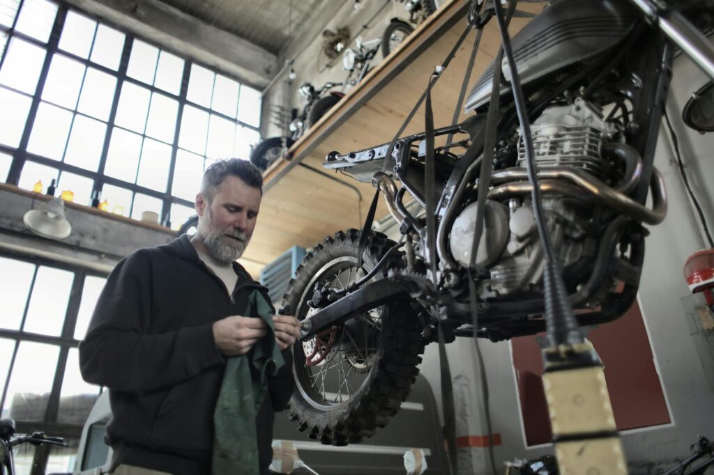 Bilan du contrôle technique moto — contrôle technique moto dans un garage