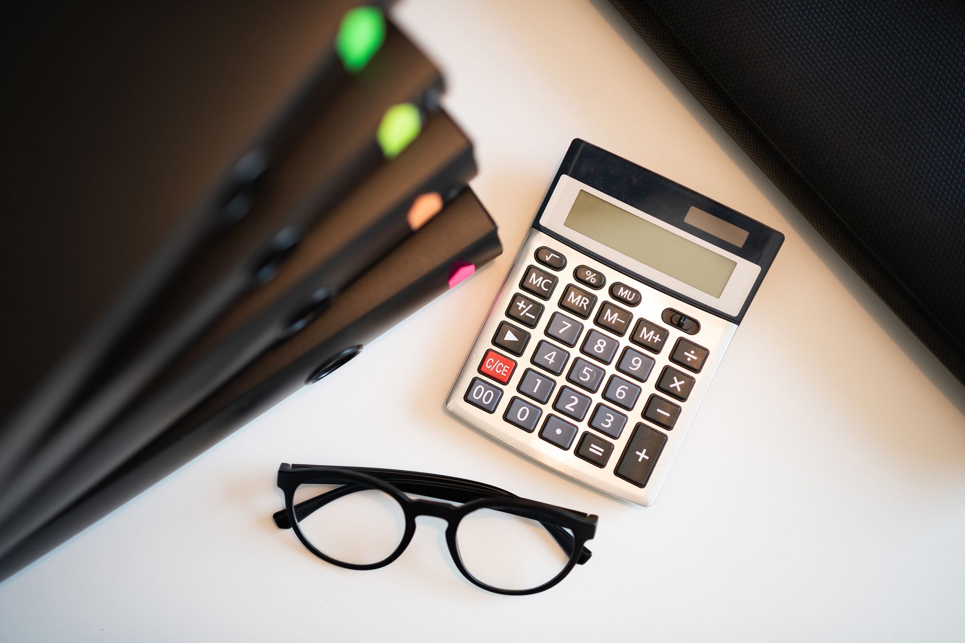 Calculer le prix d'une carte — document d'immatriculation avec calculatrice