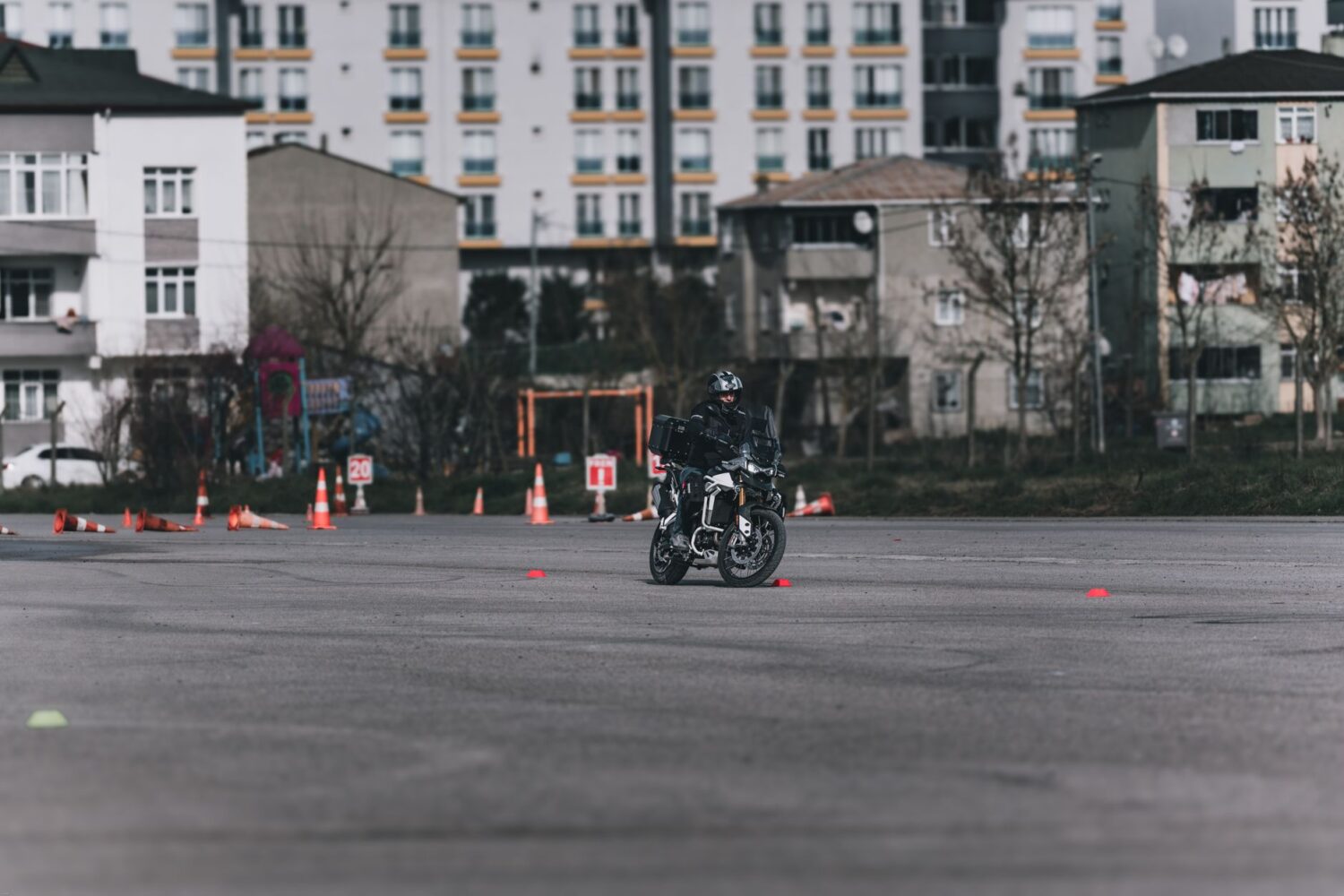 Combien coûte le permis moto et comment réduire la facture ?