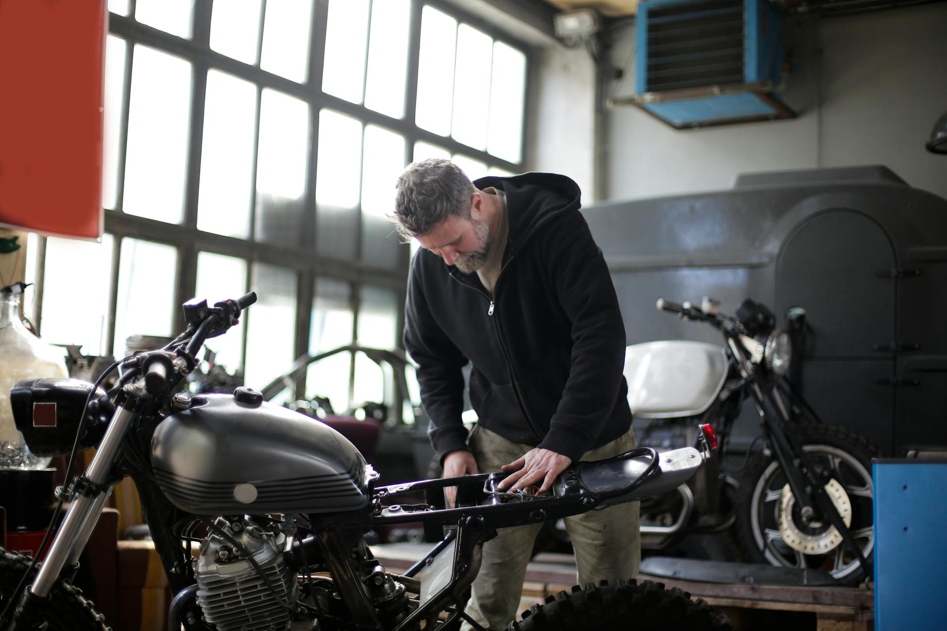 Contrôle technique moto 2026 : cadre, objectifs et motos concernées — inspection technique moto garage