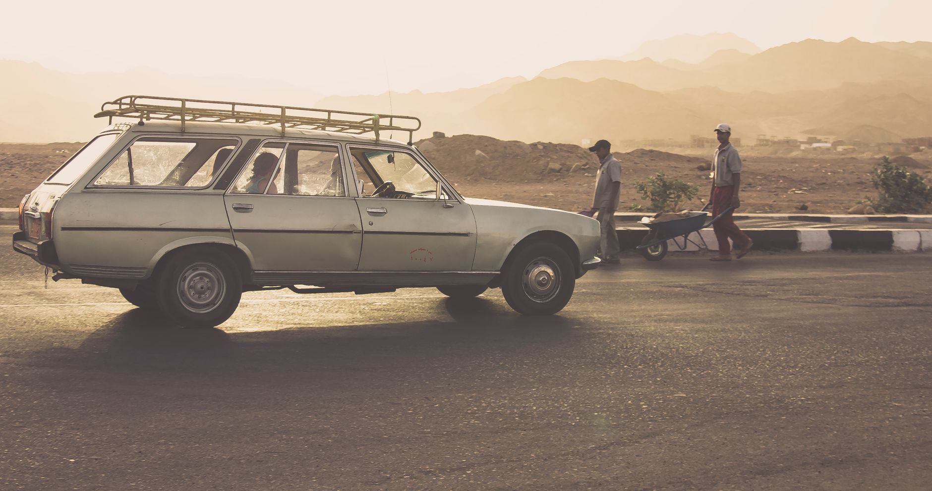 Histoire Peugeot 505 : genèse, carrière mondiale et évolutions majeures — Peugeot 505 voiture classique vintage