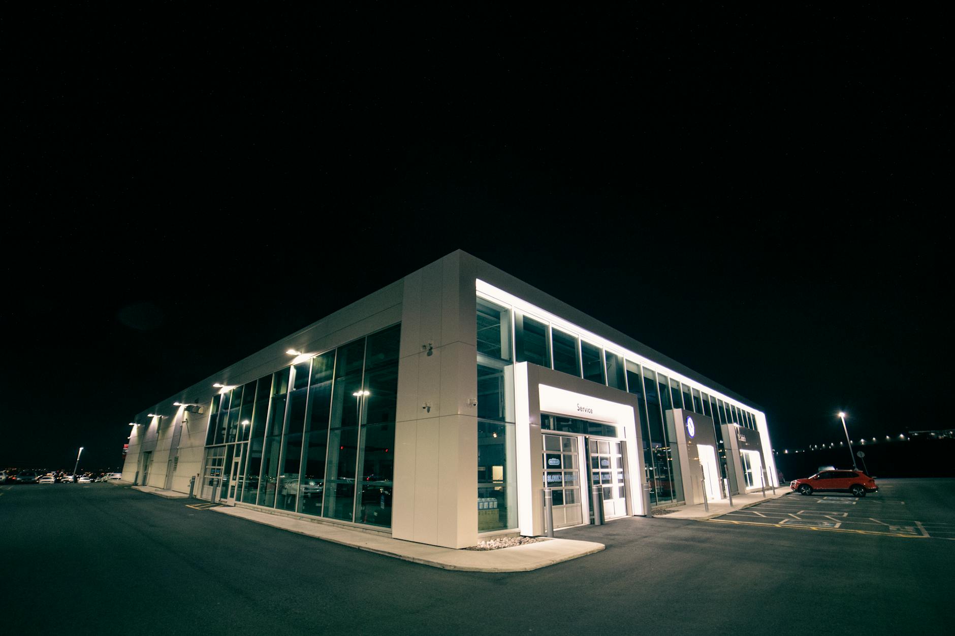 Porsche Montélimar concession, occasion et — concession Porsche Montélimar extérieur